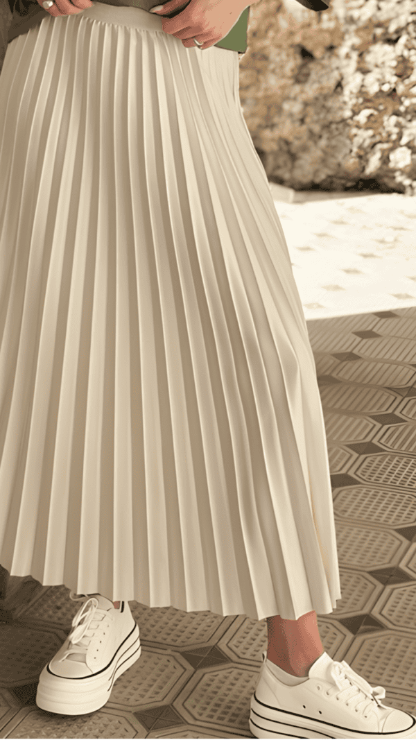 חצאית מקסי פליסה וואן סייז מתאימה עד מידה 44-46 גומי במותן כביסה עדינה ביד – מים קרים יש להימנע מהשרייה וסחיטה